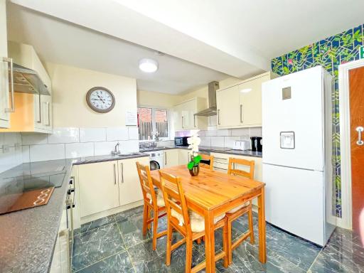 Baxter House - Housity