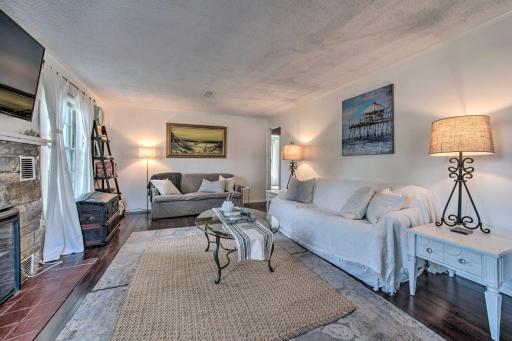 Lake Huron Cottage Fire Pit, Steps to ! - Housity