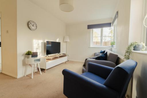 House with Fast Wi-Fi and Free Parking - Housity