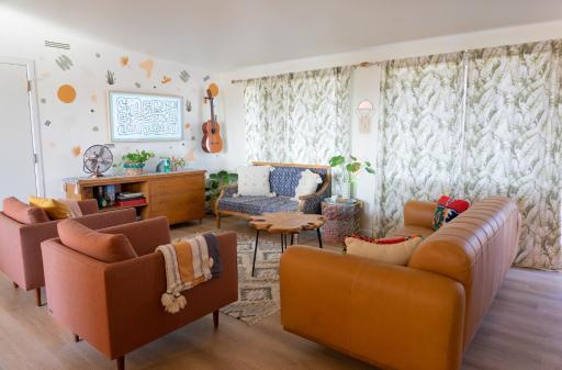 El Paseo Cute Mid-Century Home - Housity