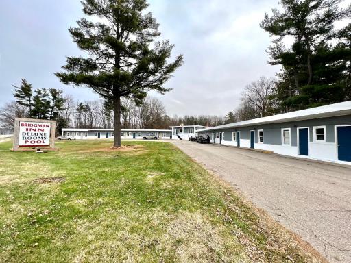 Bridgman Inn - Housity