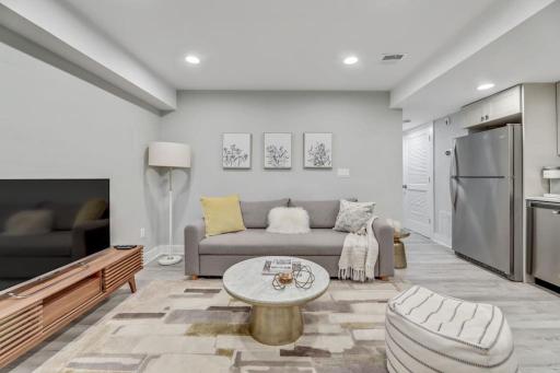 Newly renovated condo, minutes to NYC! - Housity