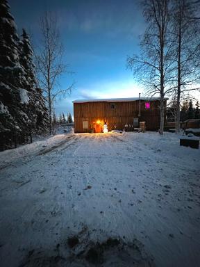 Moose Tracks B&B w/ Hot Tub - Housity