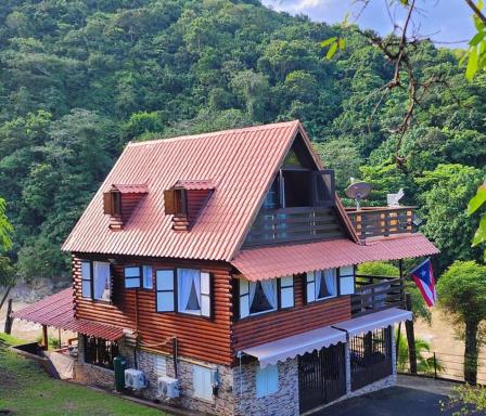 Chalet Brisas del Río, un paraíso en Ciales, PR - Housity