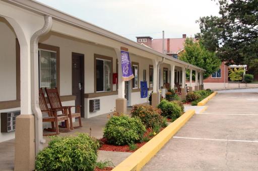 Blue Ridge Inn - Housity