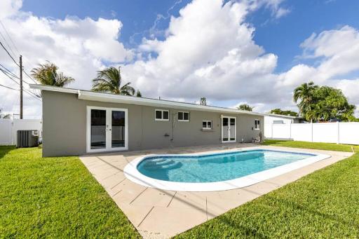 Luxury Villa in Deerfield Beach - Housity