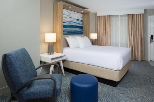 Crowne Plaza Melbourne-Oceanfront, an IHG Hotel - Housity