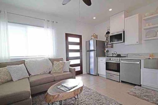 Cottage on Silver Strand Beach - Housity