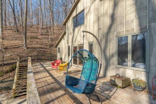 Feynman's Forest - Secluded Oasis - Housity