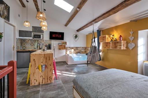 Place Carnot - studio tout équipé avec jacuzzi proche toutes commodités - Housity