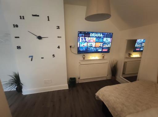 Convenient 1 Bedroom Apartment in the Inner-City - Housity
