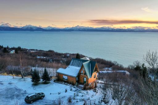 Alaska Adventure Cabins - Housity