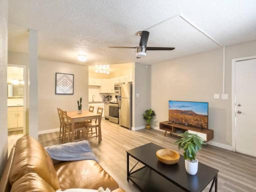 Updated with Pool - Close to Airport, Zoo, & ASU - Housity