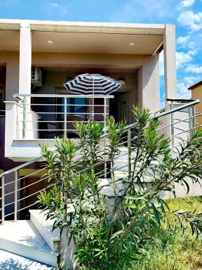 FREDDY'S PLACE - Housity