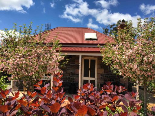 Randell Cottage - Adelaide Hills - Cosy Rustic Hideaway - Housity