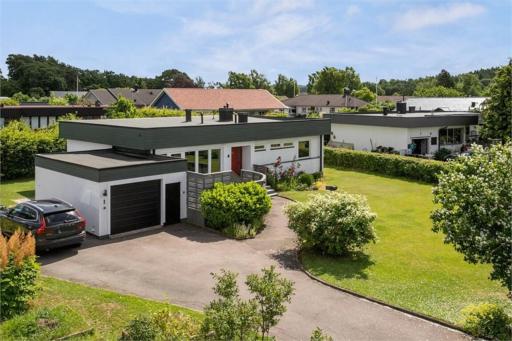 Modern villa in Skallinge, Varberg with sauna and gym - Housity