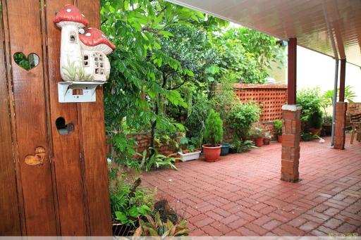 Lucky Star Inn - Housity