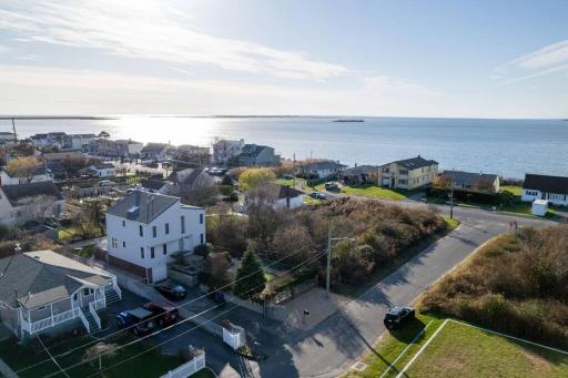 3 story beach waterview, 3 KING beds, golf putting green! - Housity