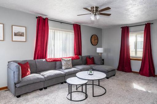 Family space, King beds, Near Air Force Base - Housity