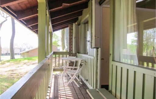 2 Bedroom Lovely Apartment In Allinge - Housity