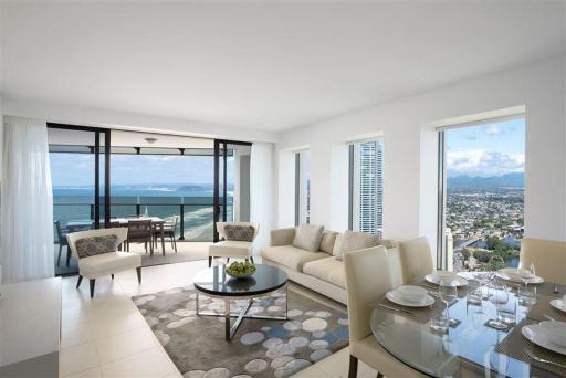 Soul Surfers Paradise 3 Bedroom Beach Apartment - Housity