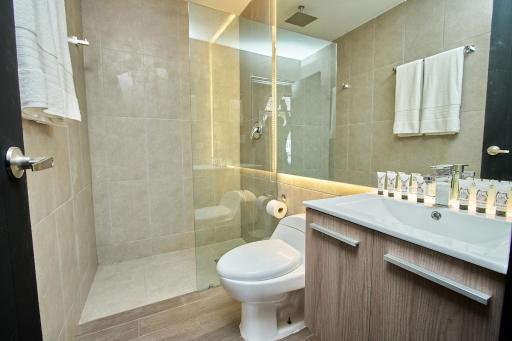 AmazINN Places Rooftop and Design Pool II - Housity
