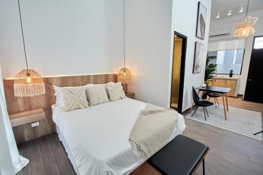 AmazINN Places Rooftop and Design Pool III - Housity