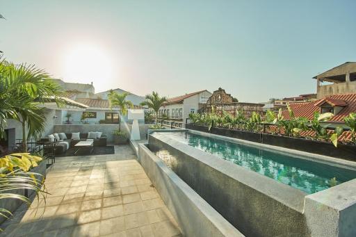 AmazINN Places Rooftop and Design Pool I - Housity