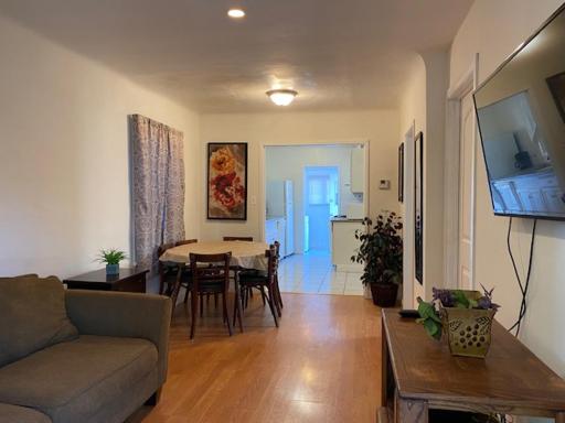 Nice Home in Burbank - Housity