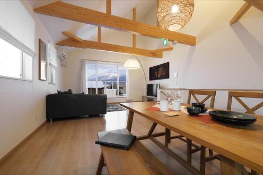 Wonderland Furano Maple - Housity