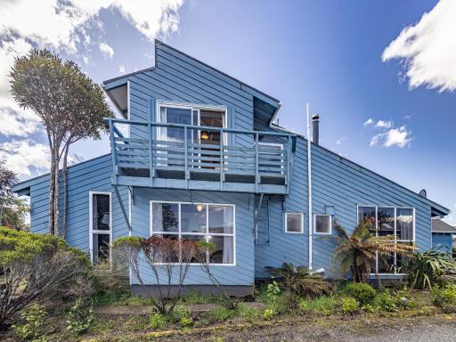 Ariki - National Park Holiday Home - Housity
