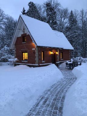 Mednieku Namiņš - Housity