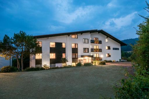 Landhotel Lortz - Housity