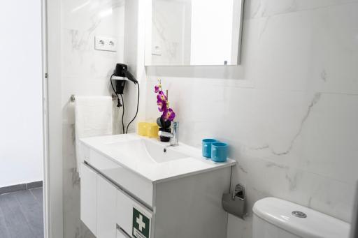 Almada Downtown 401 - Housity
