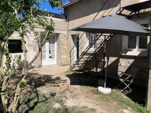 Bouczen, la maison familiale pour vos vacances. 10 min du ZOO de beauval. 5 minutes de saint aignan. - Housity