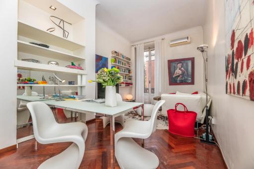 Very central in Cadorna station area! Excellent if you arrive from Malpensa Airport - Housity