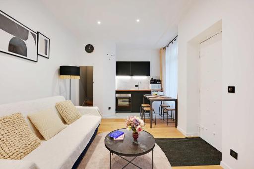 Lovely apartment in the heart of the grand boulevards - Housity