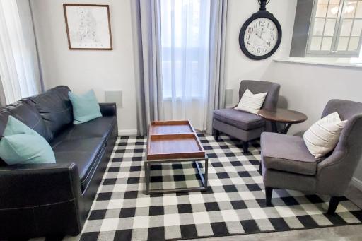 Vacation Home Minutes From Downtown, Great For Families - Housity
