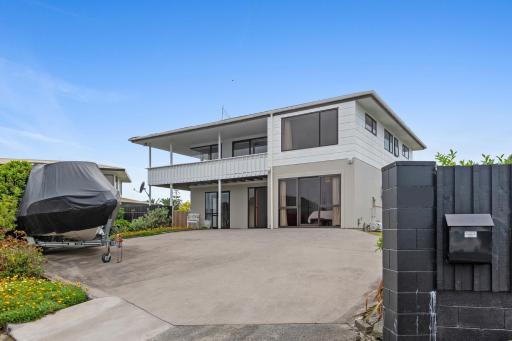 Manaia View - One Tree Point Holiday Home - Housity