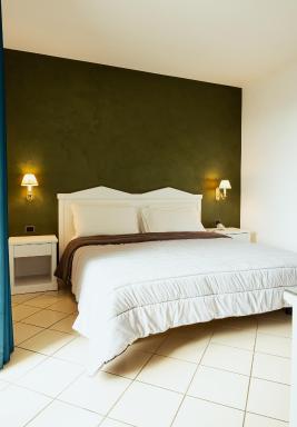 Tuo Hotel - Housity