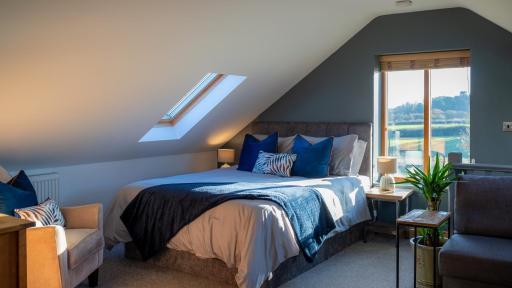 Stunning rural stay with idyllic views & great location - Housity
