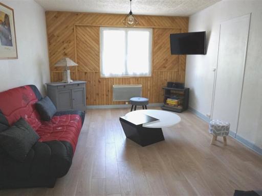 Bel F2 avec WIFI, proche thermes et commerces du Mont-Dore, animaux acceptés - FR-1-415-127 - Housity