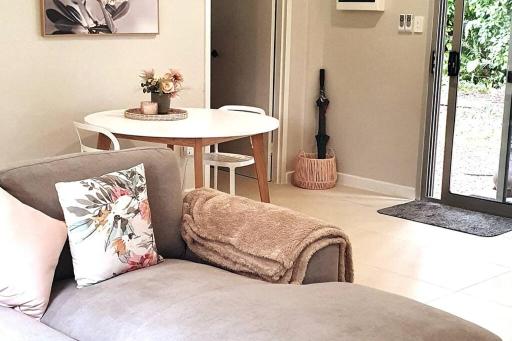 Adorable 2 bedroom unit, set in lush gardens - Housity