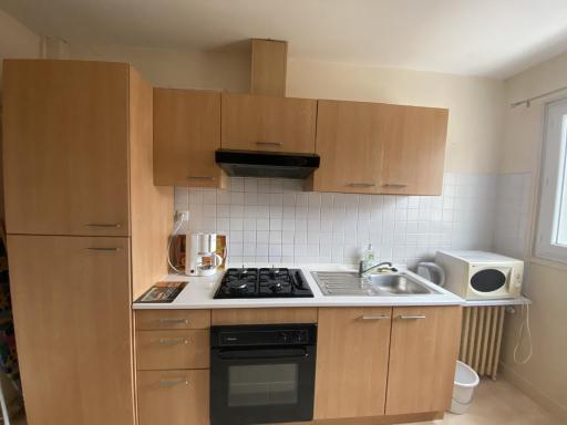 Charmant T2 en Centre-Ville de La Roche-Posay avec Wi-Fi, Proche Thermes et Commerces - FR-1-541-72 - Housity