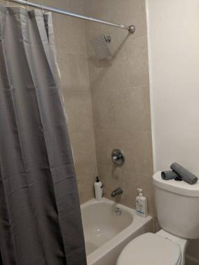 3 Bedroom Miami Home 15 Minutes to the Beach - Housity