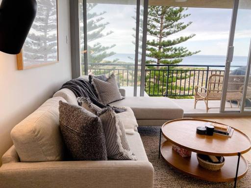 HoneyB - 2 bed Apt on the beach - Housity