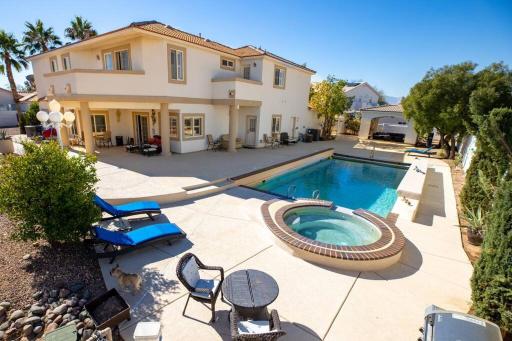 Luxury Vacation 4000 Sq Ft House Huge Pool / Spa minutes to the Strip Vegas View - Housity