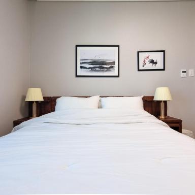 Humphreys 2 min Vintage Korean Room - Housity