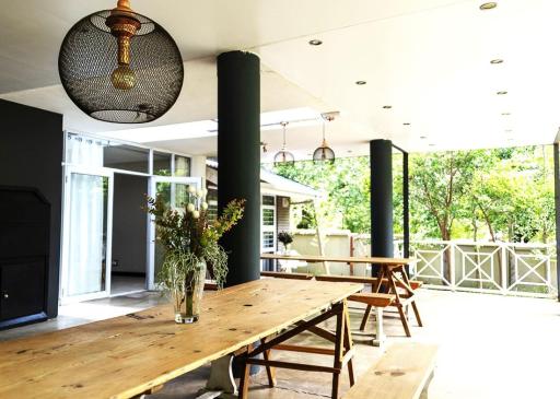 Kroon Manor - Housity