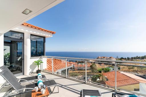 Caniço VI by An Island Apart - Housity
